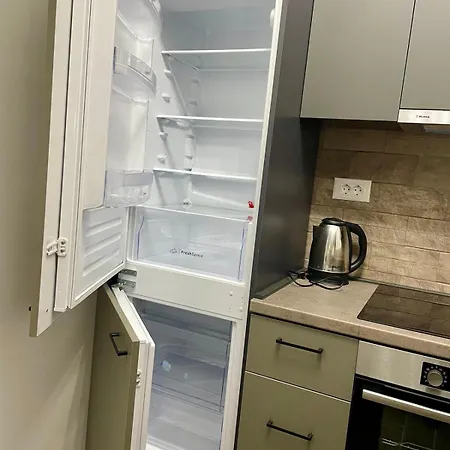 Apartment Short *