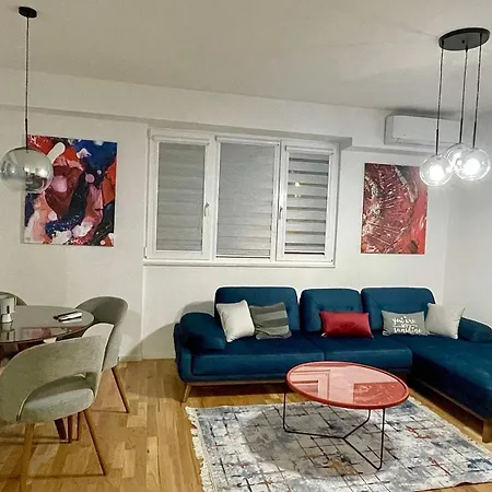 Apartment Short