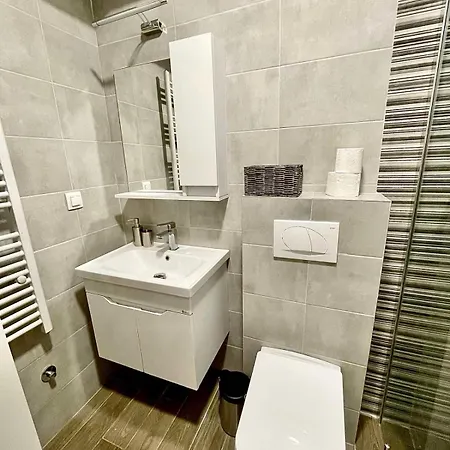 Short Apartment